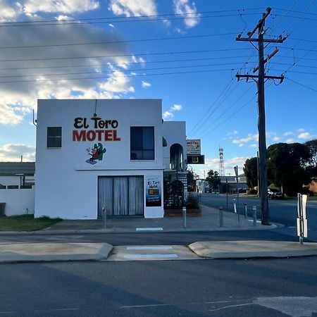 El Toro Motel Numurkah Exterior photo