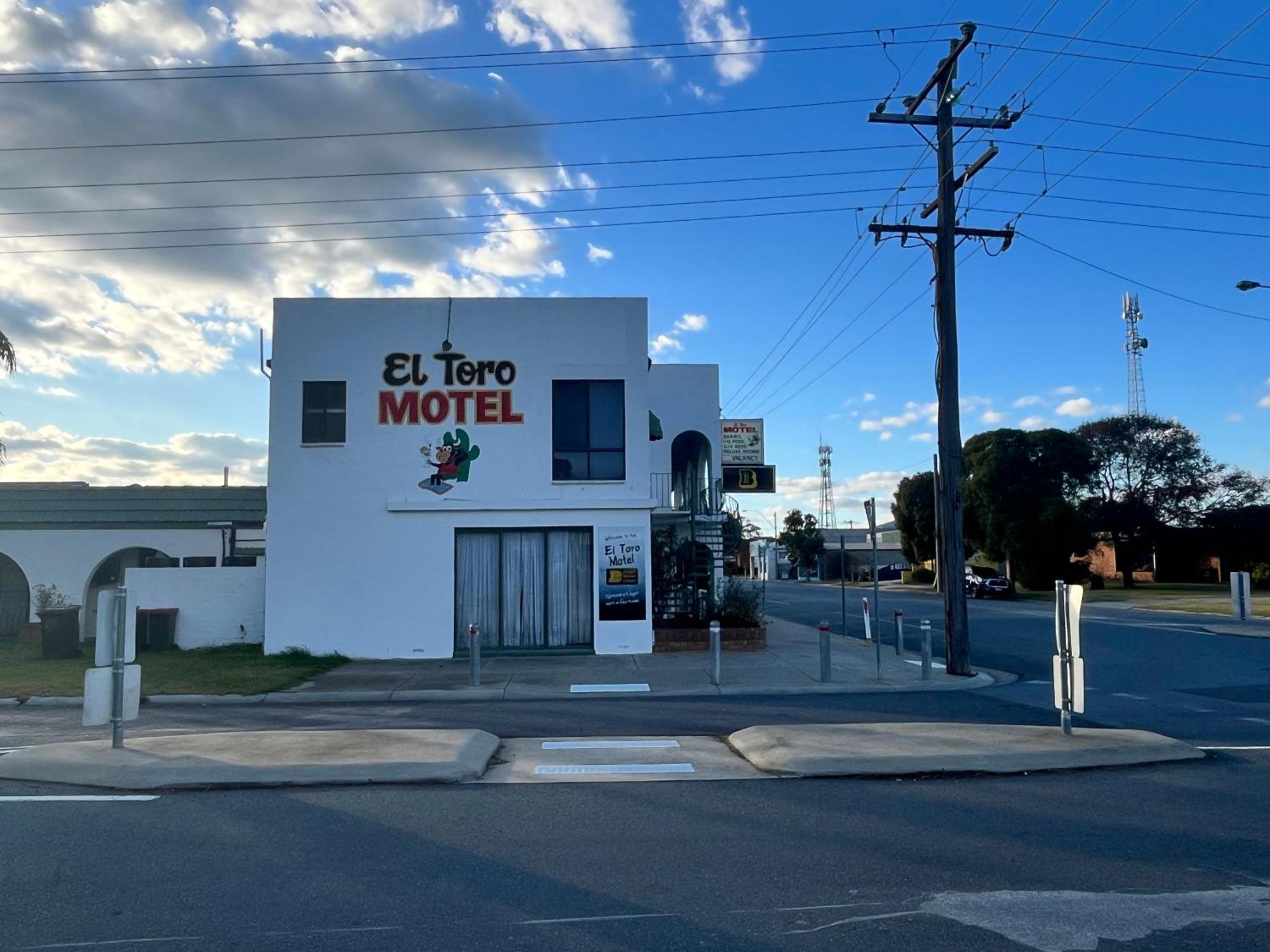 El Toro Motel Numurkah Exterior photo