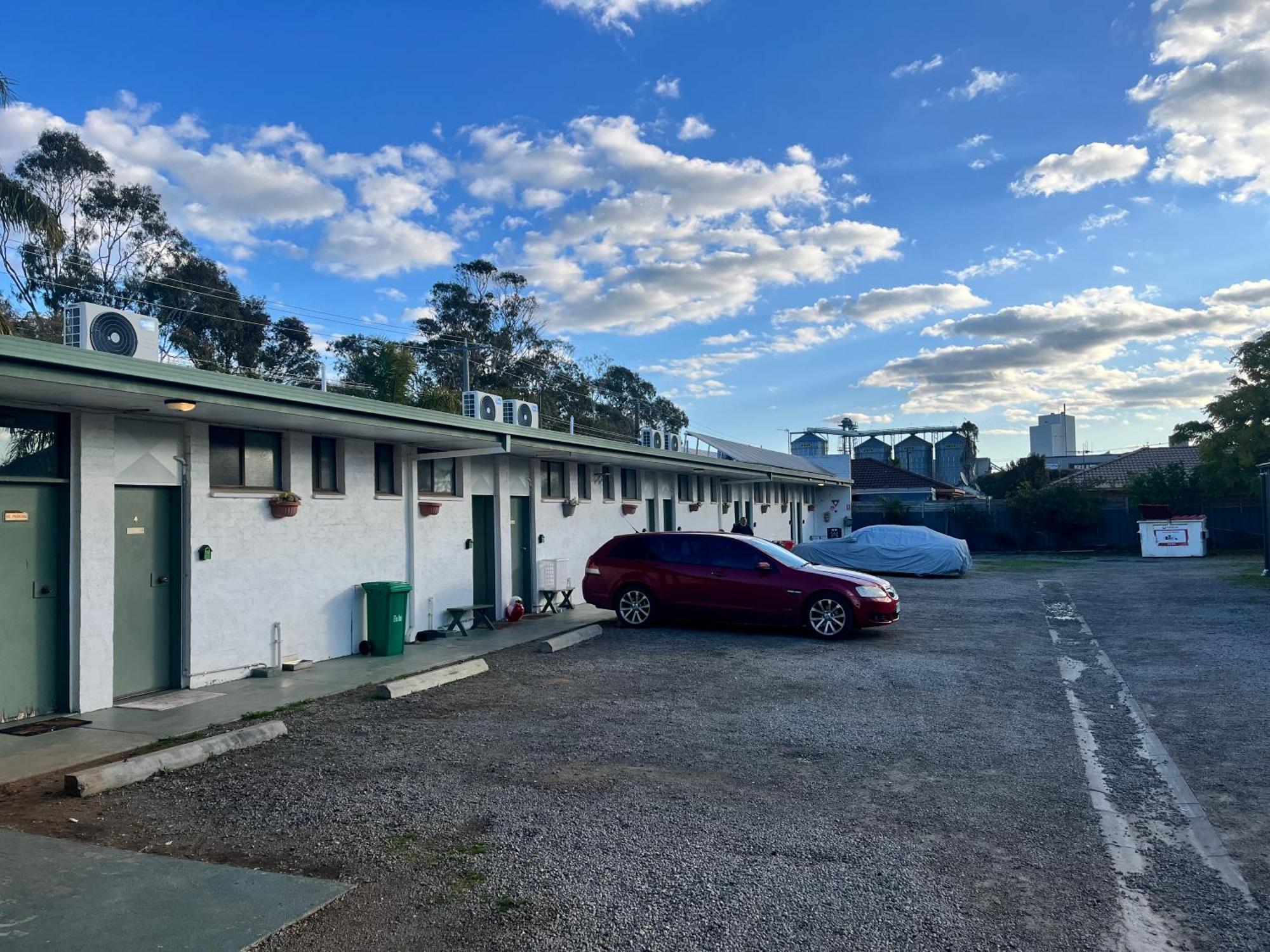 El Toro Motel Numurkah Exterior photo